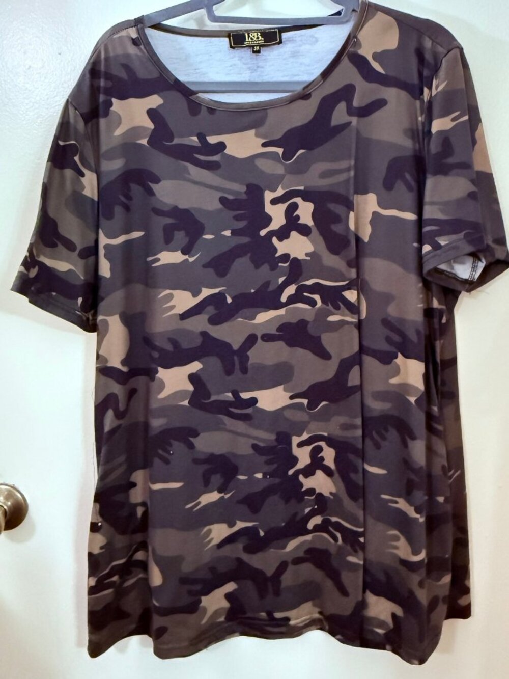 L&B Lucky & Blessed Camouflage Scoop Neck Top Size 3X